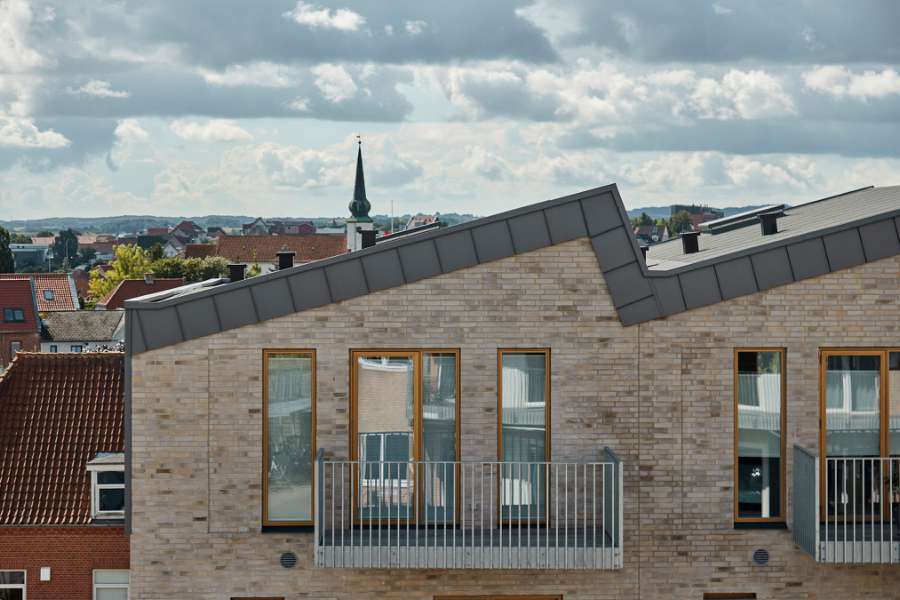 Kold rosé og søudsigt under stålprofilerne, Krøyer Kielbergvej / Regnbuevænget 1, 8660 Skanderborg